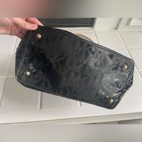 Michael Kors tote - Picture 7 of 7